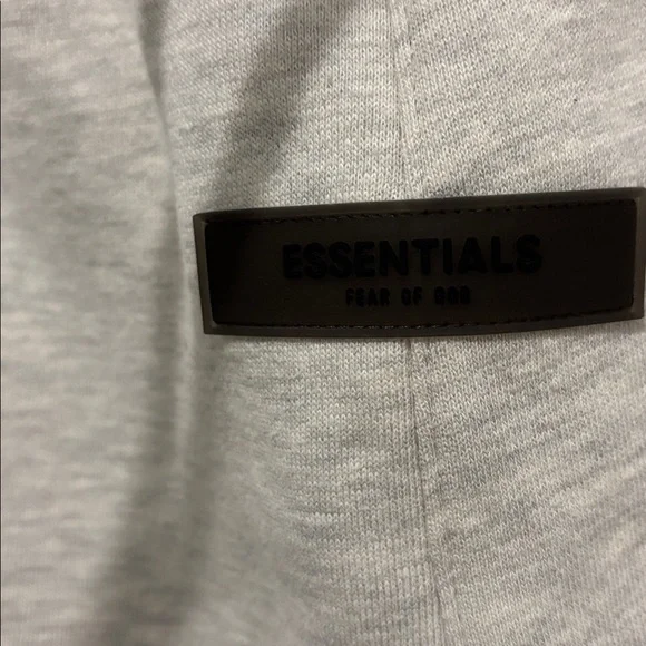 Essentials shorts - Picture 2 of 5